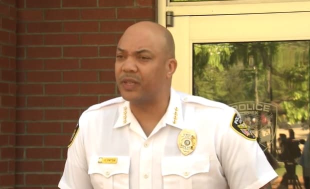 Agente de SBI dispara y mata a hombre durante robo a tienda Academy Sports en Apex