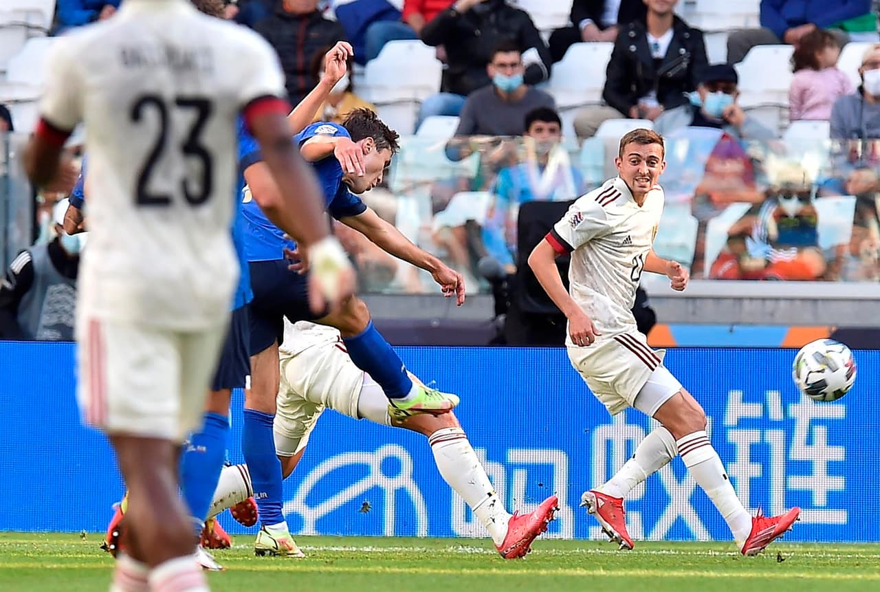 Italia se queda con el tercer lugar de la UEFA Nations League tras vencer 2-1 a Bélgica. Con anotacion de Barella y un penalti cobrado de Berardi, la 'Azzurra' se lleva la victoria. El único tanto por parte de los 'red devils' fue de Charles De Ketelaere ya al final del encuentro.