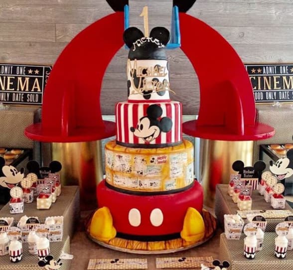 Lourdes calificó este pastel como una obra de arte, que además dijo estaba delicioso.