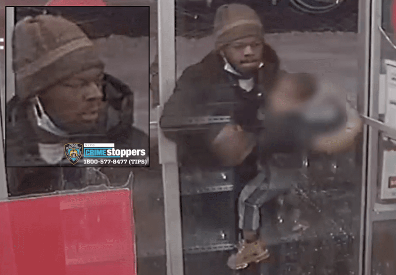 Padre detenido tras golpear a su hijo en un restaurante de Harlem