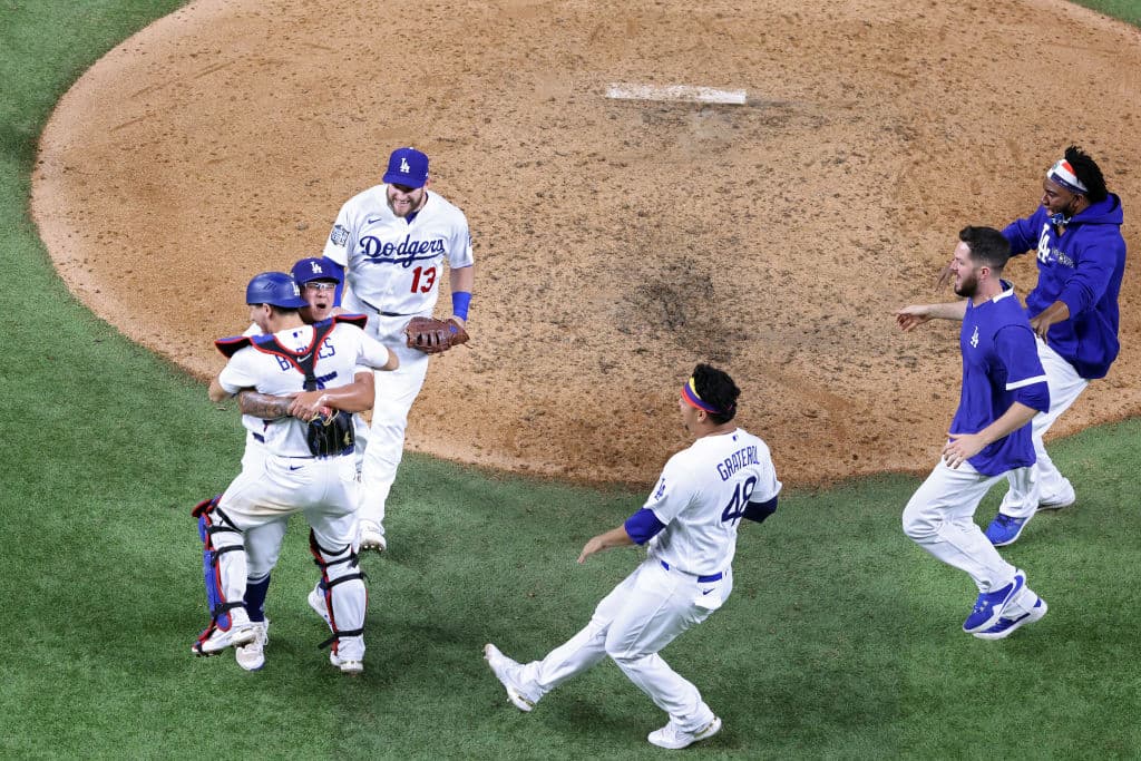 Todo es felicidad en Los Angeles, luego de que los Dodgers consiguieran el tan anisado título de Serie Mundial al derrotar a los Tampa Bay Rays.