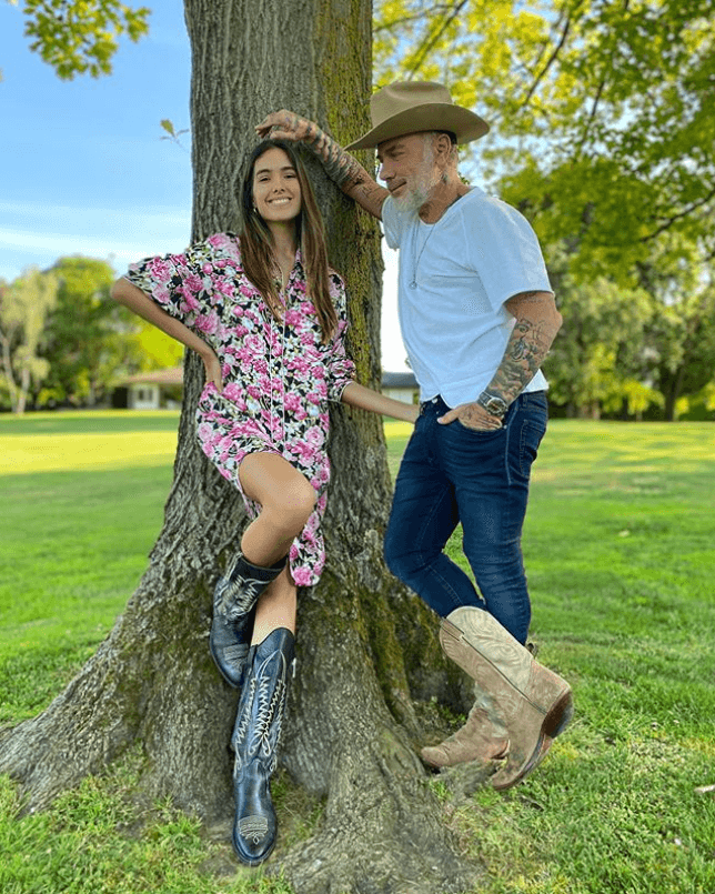 Reveló que los padres de Sharon, su hermana, la venezolana y él mismo planean tatuarse el nombre de Blu: "Como yo soy un poco especial, un poco extravagante, quiero tatuarme otra cosa. Así que estoy pensando en la huella de su mano", mencionó.