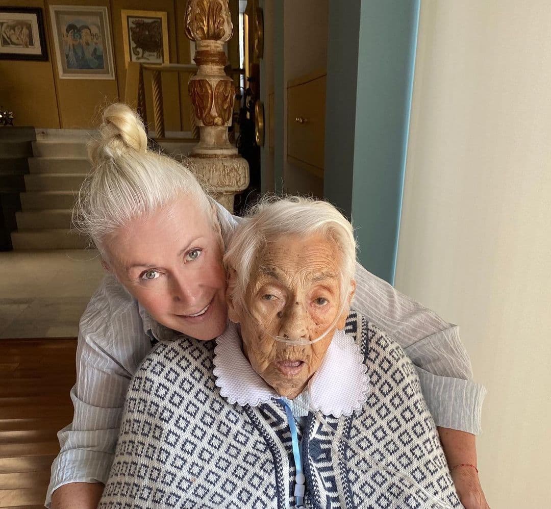 Los hijos de Laura Zapata también se despidieron de su bisabuela en redes sociales con emotivas fotografías.