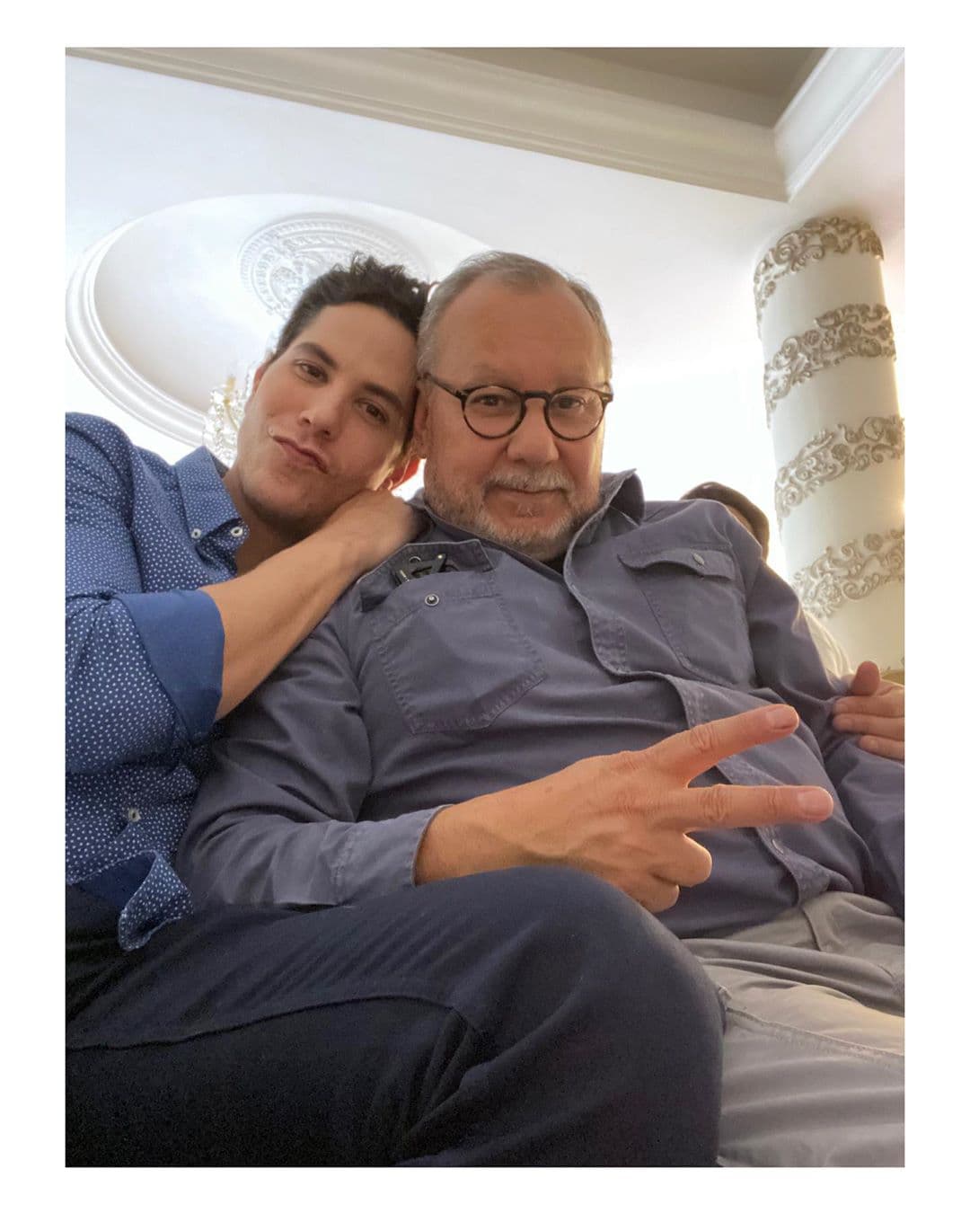 Los papás de
<b>Christian Chávez</b>, José Luis Chávez y Olivia, fueron contagiados con la penosa enfermedad.