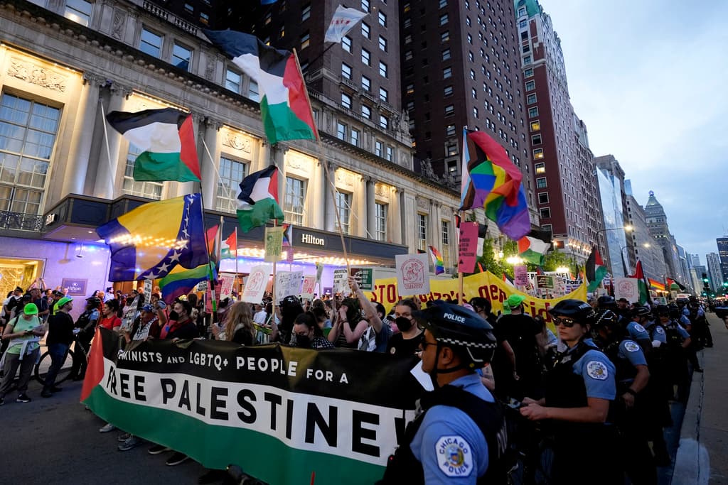 Protesta en Chicago antes de la Convención Nacional Demócrata.