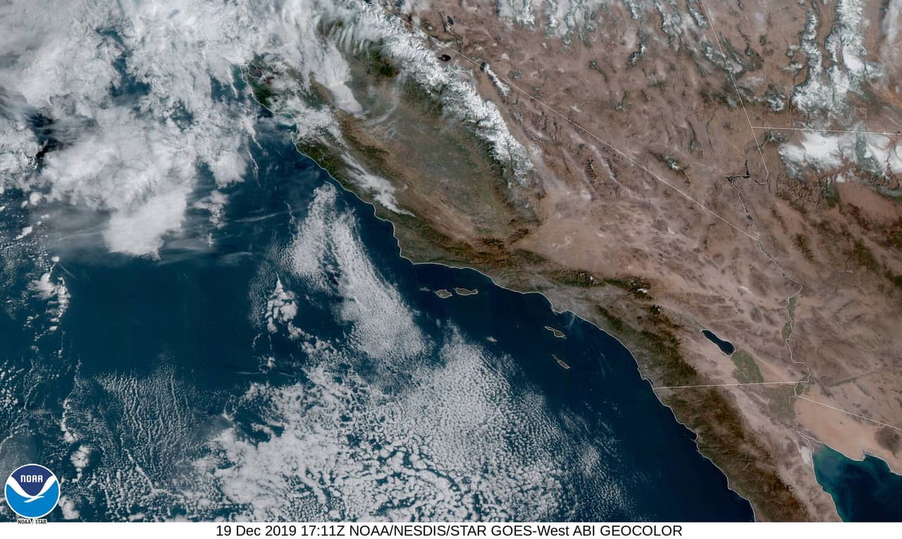 Alerta por heladas y fuerte oleaje en el sur de California