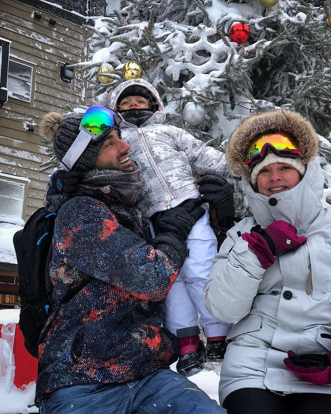 El experimentado bailarín español de Mira Quién Baila, Toni Costa, y su compañera, la actriz Adamari López, celebraron por todo lo alto la vida de su niña Alaïa.
