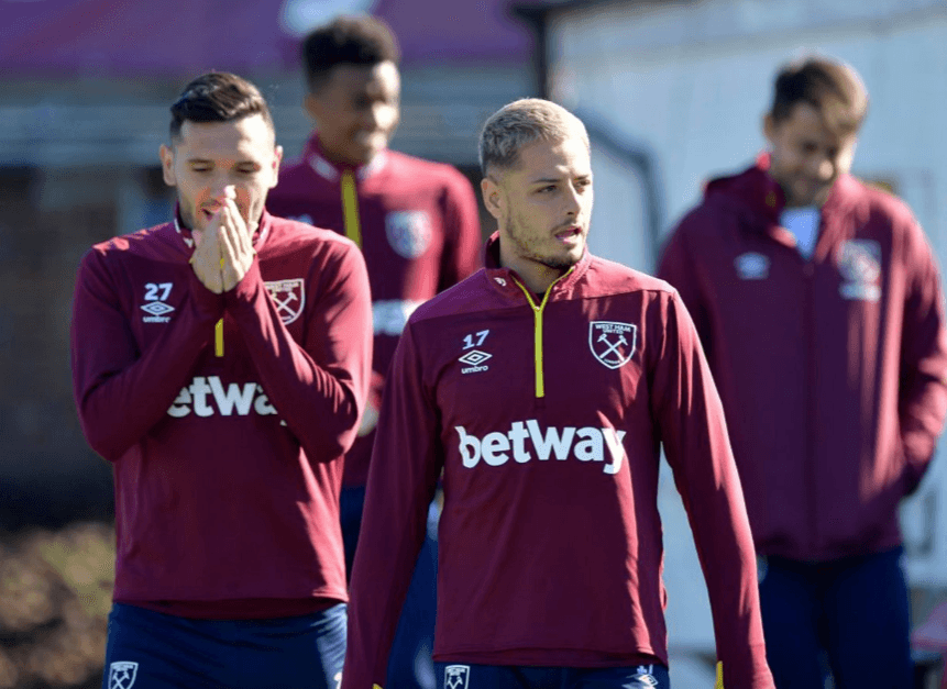 Chicharito podría tener más minutos con el West Ham, tras lesión de compañero