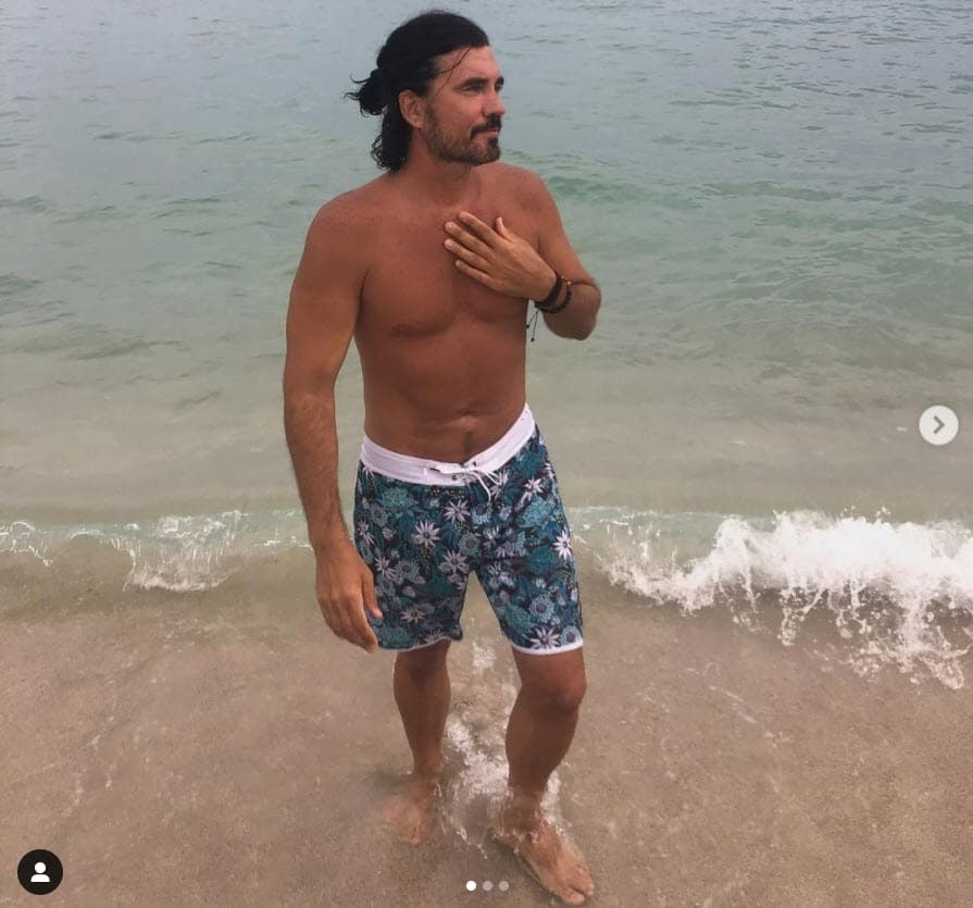 "
<b><a href="https://www.univision.com/shows/el-gordo-y-la-flaca/como-celebra-las-navidades-diego-olivera-video" target="_blank">Ahorita ya bajé esos kilos</a></b> (libras) y me he vuelto a marcar para mi siguiente personaje", expresó.
<br>