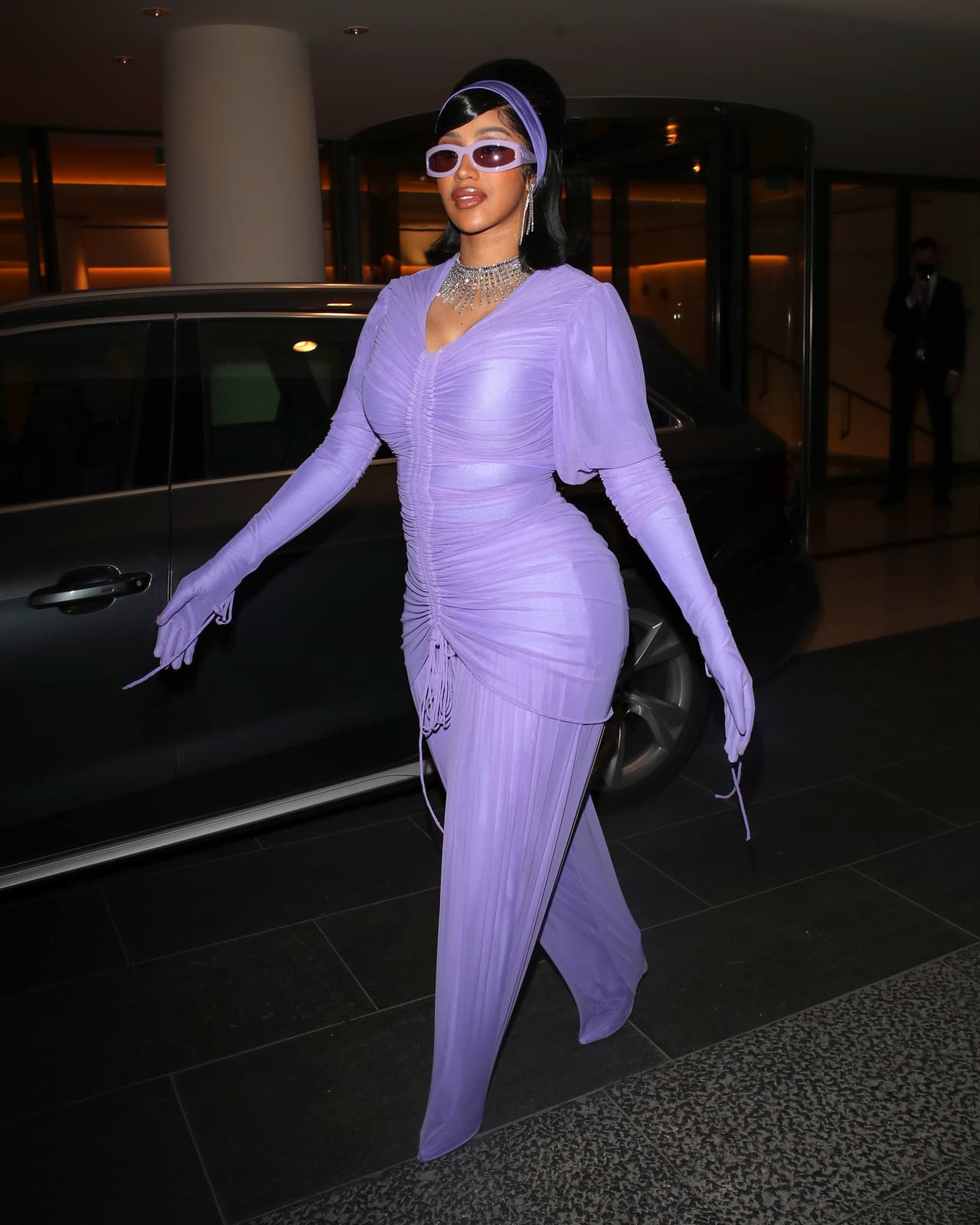 La aparición de Cardi B en la Semana de la Moda de París se suscita a menos de un mes de que ella
<b> <a href="https://www.univision.com/famosos/cardi-b-embarazada-segunda-ocasion" target="_blank">se convirtió en madre por segunda ocasión</a></b> el pasado 7 de septiembre.
<br>