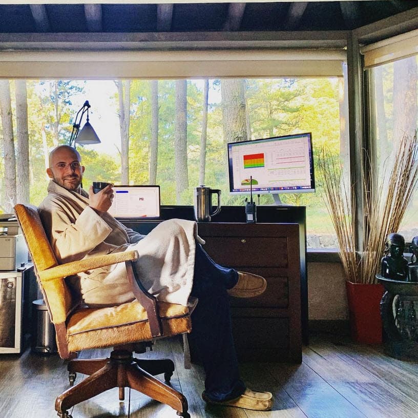 Imanol estudió la licenciatura en Administración, por lo cual se ha dedicado al ámbito empresarial.
<br>