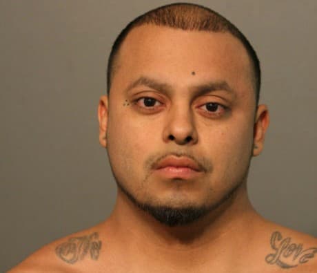 Dos personas reciben cargos de asesinato en primer grado por tiroteo en el que está involucrado un sargento de Chicago