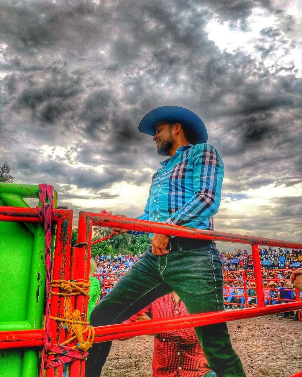 Hugo Figueroa era un hombre tranquilo preocupado por divertir a la gente, según palabras de músicos que han compartido escenario con él.