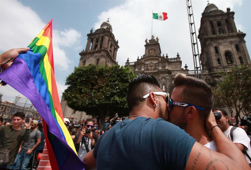 Los manifestantes aseguraron que los del sábado fueron "mensajes de odio", y aseguraron que "Dios es amor".