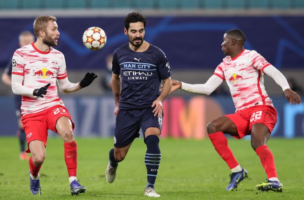 RB Leipzig derrota 2-1 al Manchester City de Pep Guardiola con goles de Dominik Szoboszlai y André Silva, para los 'Cityzens' descontó Riyad Mahrez ya al filo del partido. La escuadra alemana se queda con el tercero de grupo.