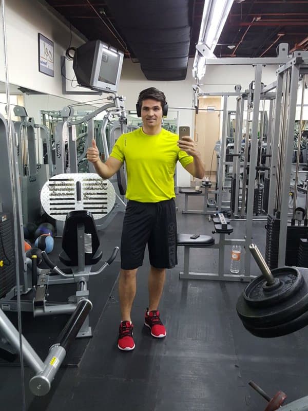 Como buen mexicano, la comida preferida de este galán y uno de sus placeres culposos es el delicioso pozole.