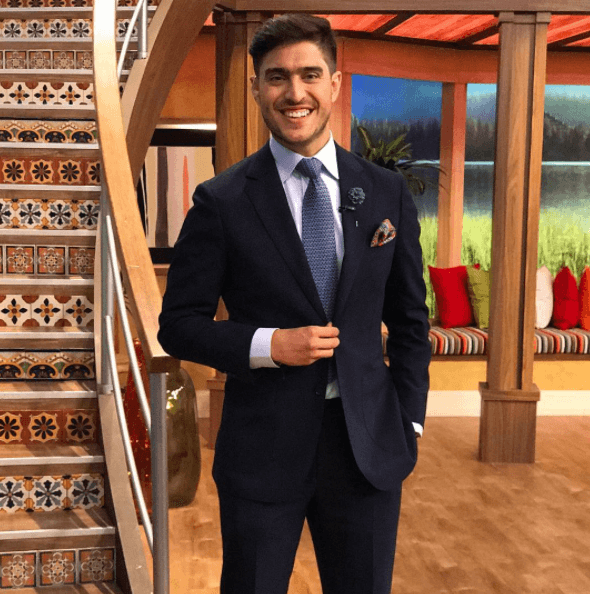 A Rodolfo le encanta experimentar con sus looks y lo comparte en sus redes sociales.