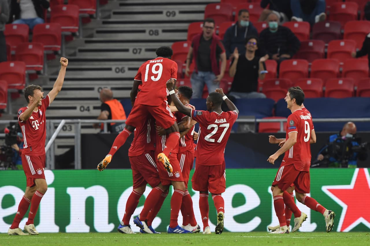 Golazo de Martinez y el Bayern gana 2-1.