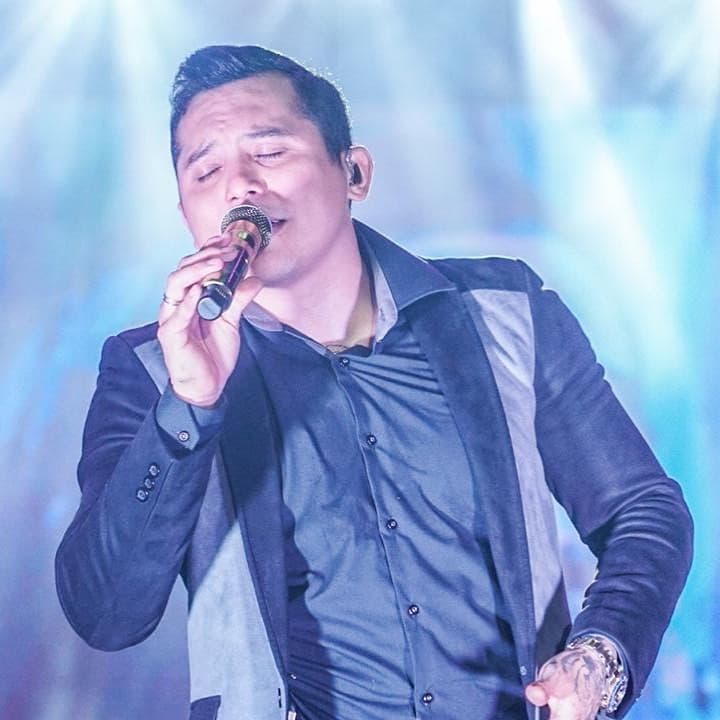 Pero nunca explicó el por qué de la salida de
<b>Mora</b>, además de dejar dudas después de hacer comentarios tan positivos respecto a su carácter y talento.