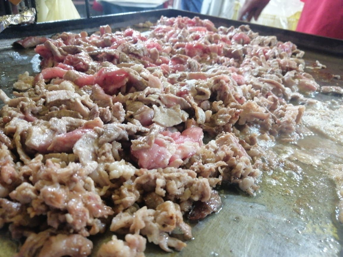 Los tacos y la pasión son una gran combinación para disfrutar una noche de futbol.