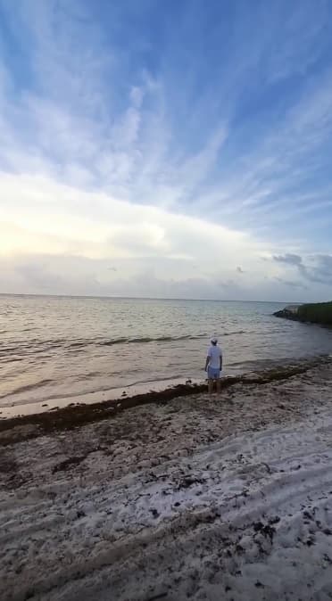 "Entre más años, más deseos", expresó Alejandro frente al majestuoso paisaje.