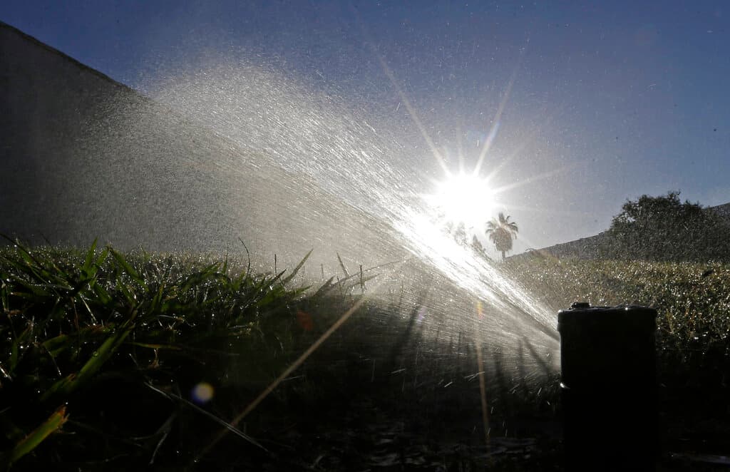 Los condados de Los Ángeles, Ventura y San Bernardino tendrán que limitar el consumo de agua, afectando a cerca de 6 millones de residentes.