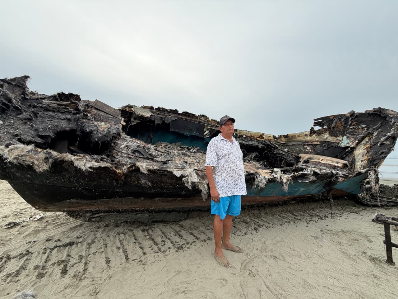 Así quedó el barco “Mi Blanquita” fuente de ingreso de al menos 15 familias en Manta, Ecuador.
