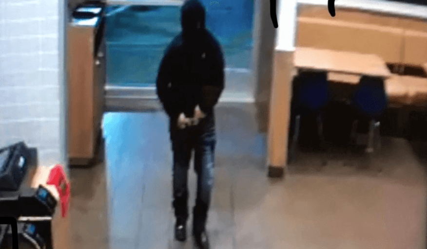 Menor bajo custodia de la policía por apuñalar a dos personas en Williamson