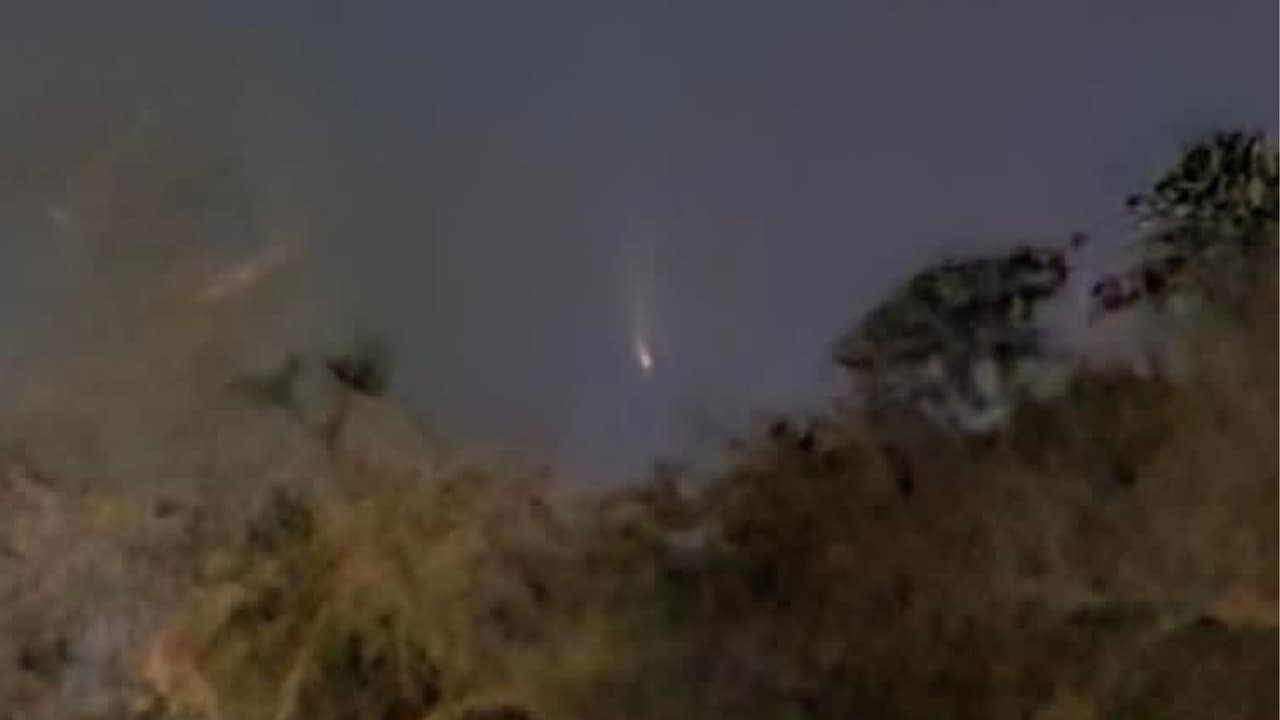 Para verlo deberás buscarlo unos 30 o 40 minutos después de la puesta de sol.