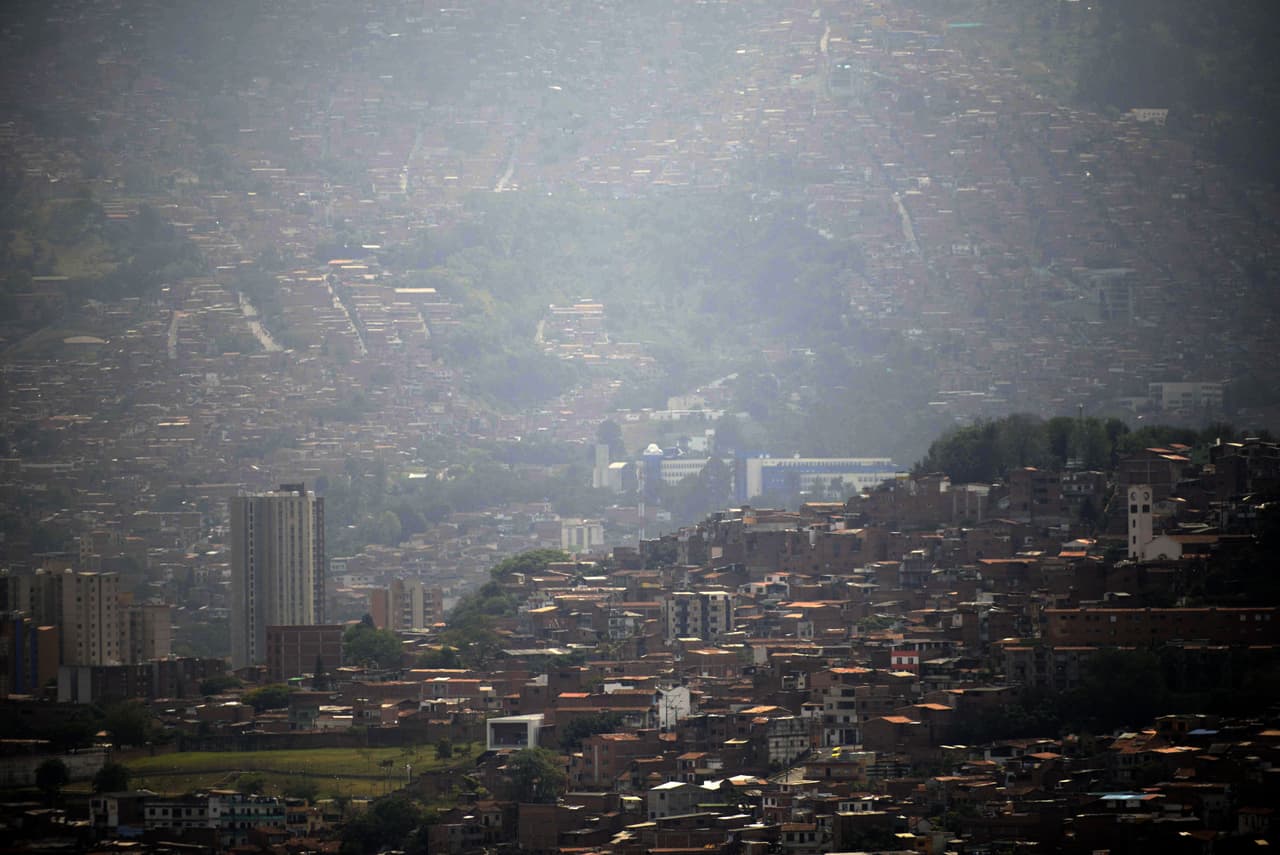 Medellín pide denunciar a los vehículos contaminantes por Twitter