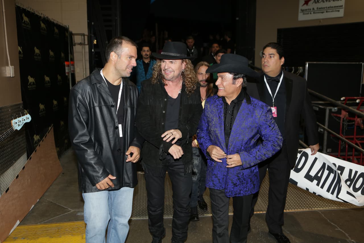 Te llevamos detrás de cámaras de esta entrega quee estuvo espectacular. Selfies, momentos in fraganti y hasta lo que no te imaginas.