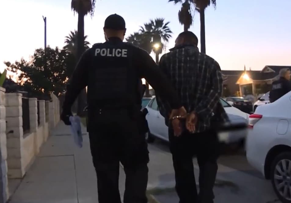 ICE arresta a más de 100 indocumentados en tres días durante ofensiva contra política santuario en California