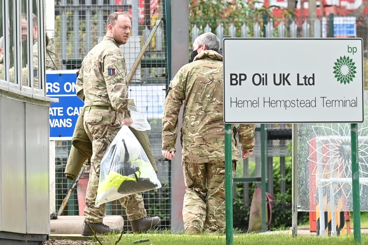 El inversor extranjero más grande de Rusia, British Petroleum, anunció el domingo el abandono de su participación del 20% en la paraestatal Rosneft, una medida que podría resultar en la liquidación de $25,000 millones y reducir su producción mundial de petróleo y gas equivalente a un tercio.