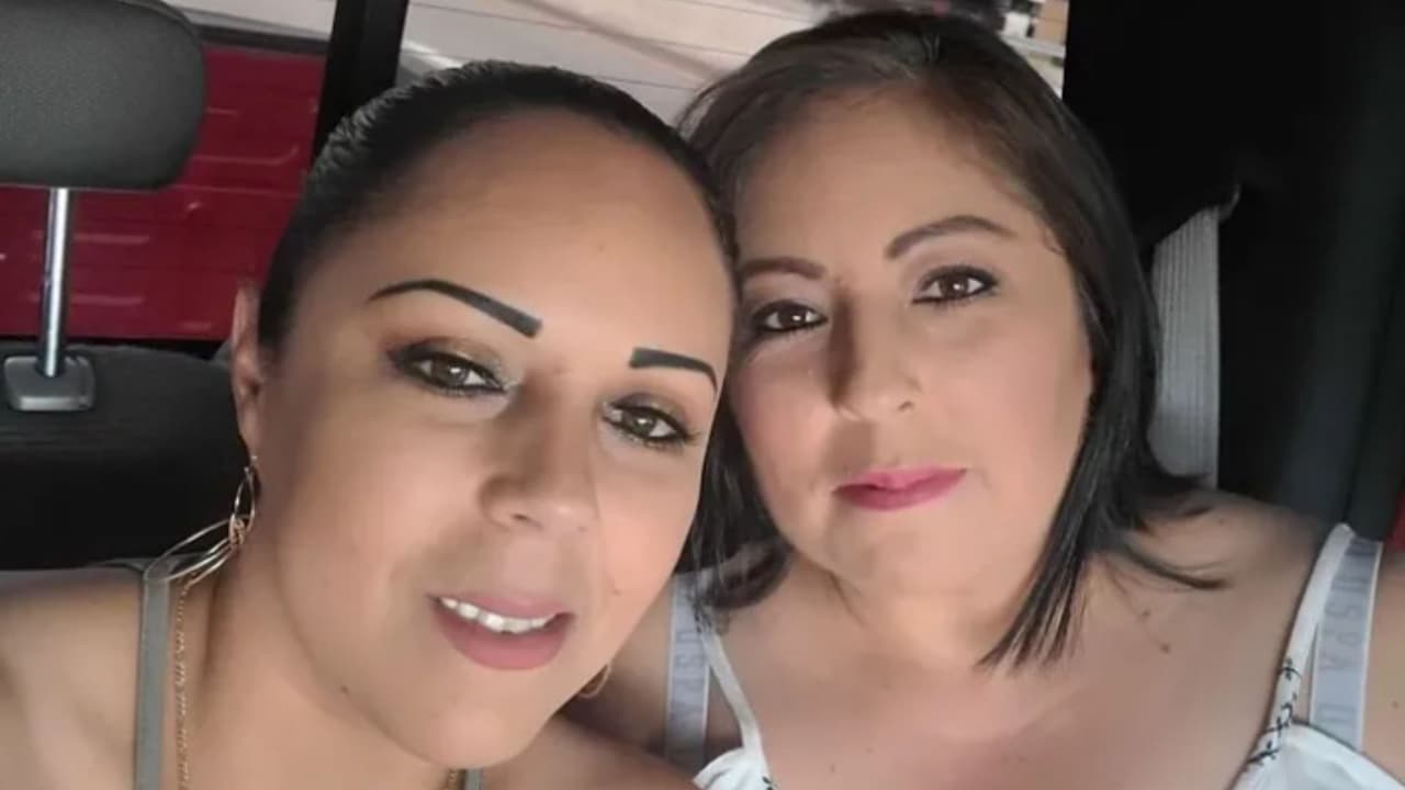 Fotografía de las hermanas Catalina Valdez Andrade, de 47 años, y Merced Andrade Bailon, de 43, compartida en una cuenta de GoFundMe.