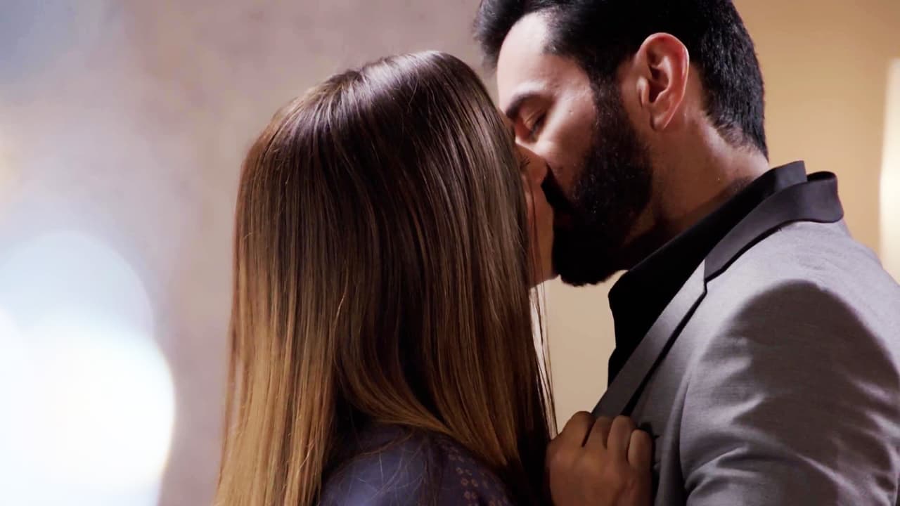 Pero el amor poco a poco los fue atrapando hasta enamorarlos por completo.