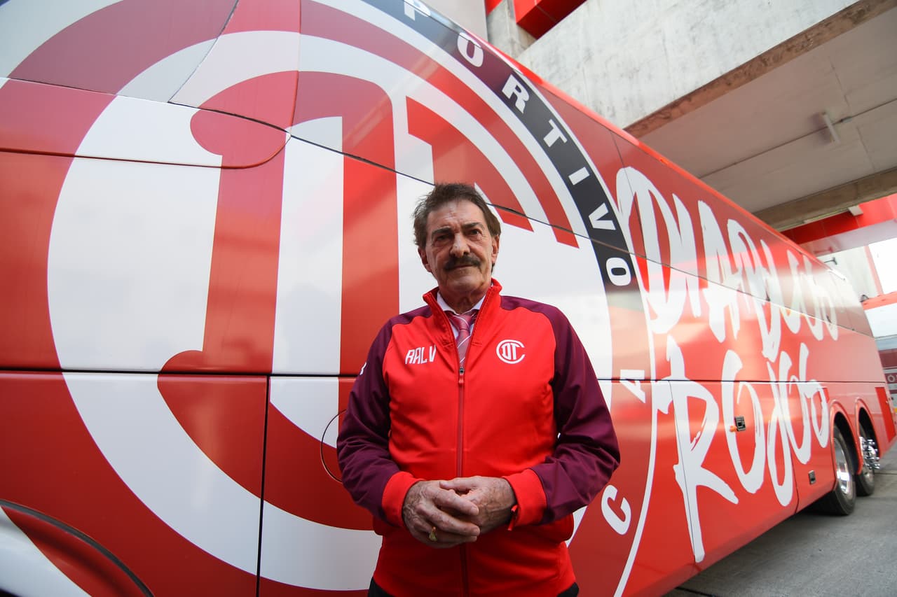 Lo que le da sin duda alguna al Bigotón una ventaja es que conoce perfectamente el entorno del fútbol mexicano y es altamente probable que se mueva como pez en el agua.