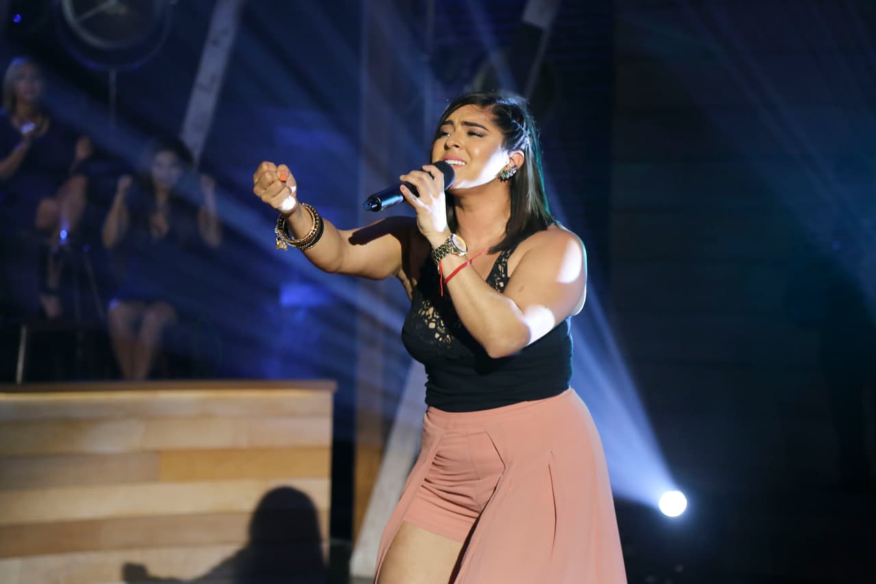 La primera eliminación de La Reina de la Canción fue muy dura, pues los capitanes seleccionaron a cuatro chicas para que dejaran la competencia: Paloma Carrasco, Vivian Mitre, Gabby Castro y Claudia Fernanda.