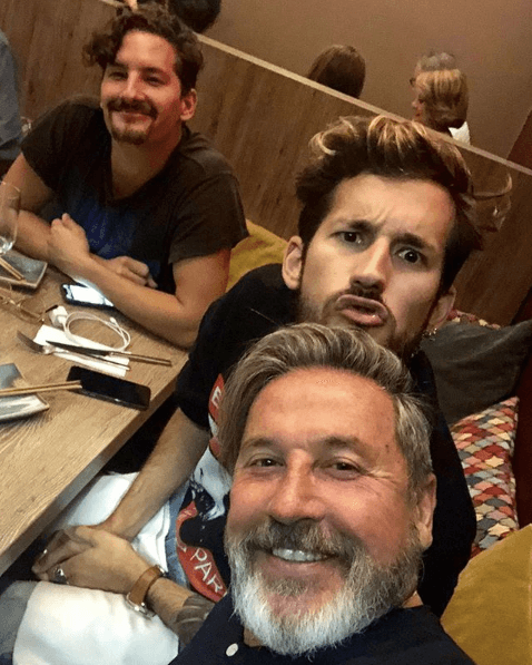 Otro que apostó por la comida fue el cantante Ricardo Montaner. El padre de los cantantes urbanos Mau y Ricky abrió el restaurante italiano llamado Café Ragazzi, en Miami Beach, al que es común que acuda acompañado de su familia o amigos.