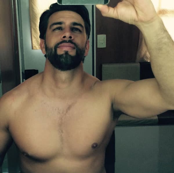 Comenzó como modelo, además participó en algunos certámenes de belleza masculina.