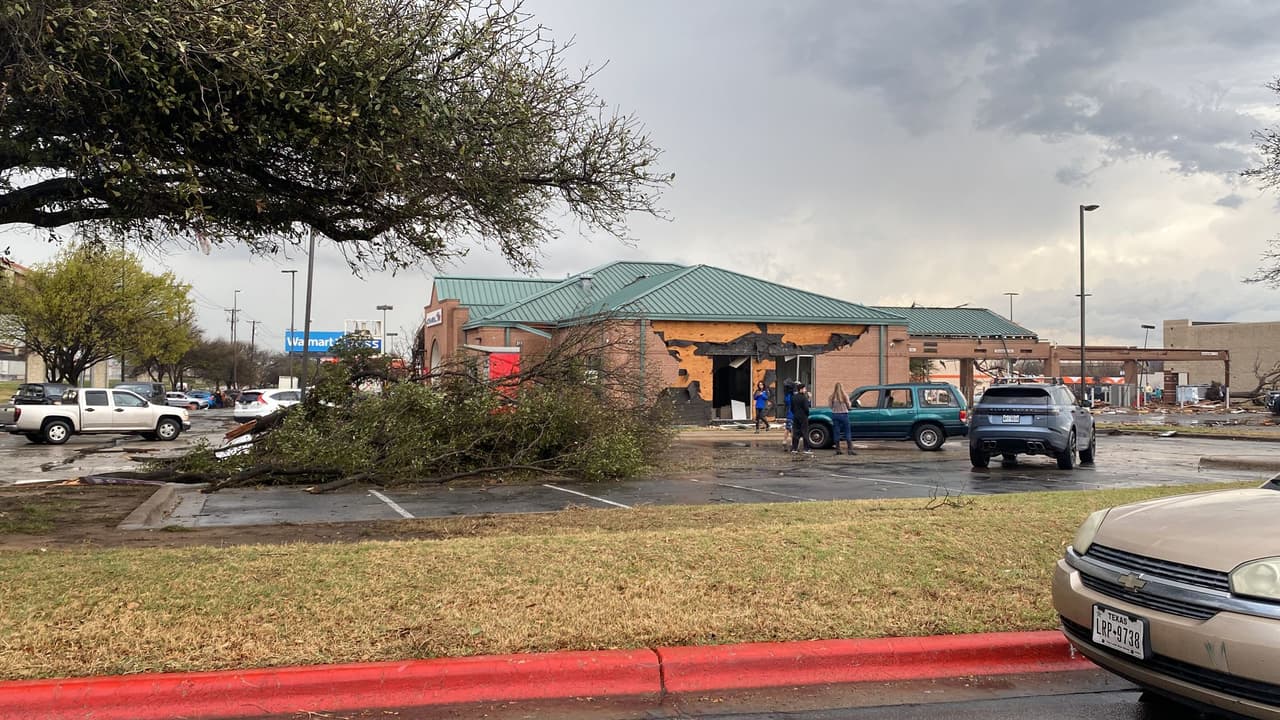 Las tormentas provocaron un tornado en el condado Williamson.