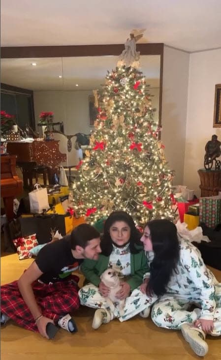 Victoria Ruffo, su hija Vicky y su yerno José Antonio.