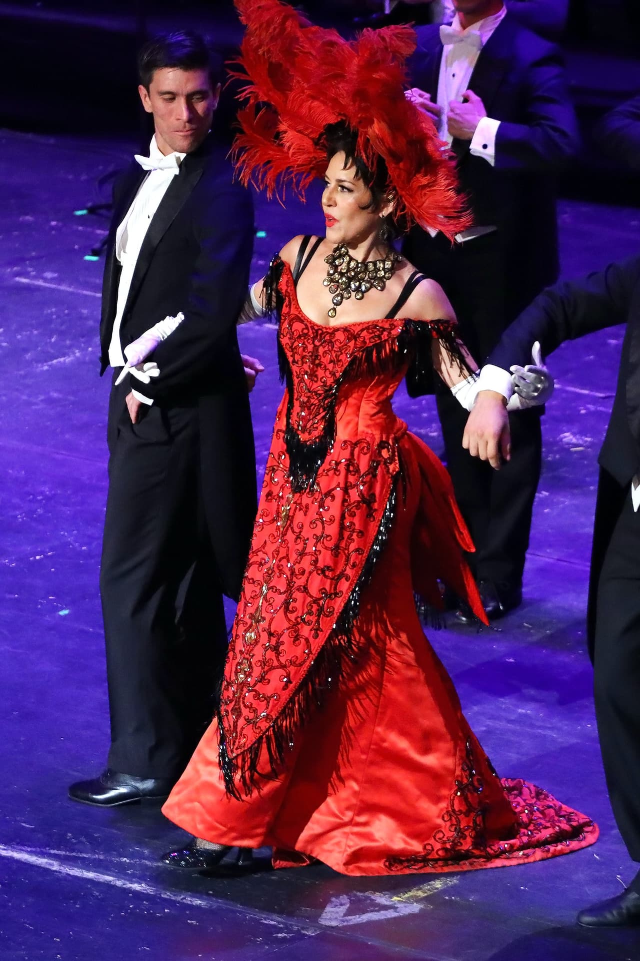 "Por supuesto que yo invité a mi hermana, por supuesto, ¿cómo no la voy a invitar? Sería muy bonito detalle que participaras en el homenaje y ella no quiso", reiteró en la entrevista y agregó que Alejandra y
<a href="https://www.univision.com/shows/despierta-america/una-historia-que-se-de-toda-la-vida-stephanie-salas-reacciona-a-la-confesion-de-sasha-sokol-sobre-luis-de-llano-video">Stephanie Salas (foto) eran las "únicas de la familia"</a> que habían trabajado con Pinal en el teatro musical.
<br>