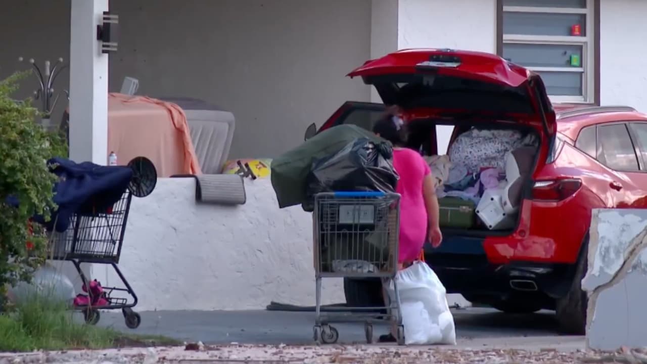 Este lunes fueron desalojadas cerca de 90 casas de Li’l Abner en Sweetwater.