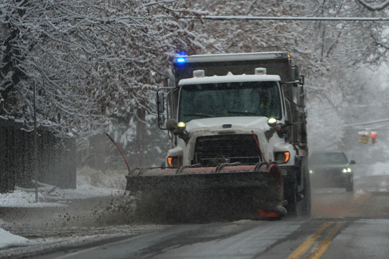 ¿Por qué escasea la sal en Nueva York en medio de la tormenta invernal?
