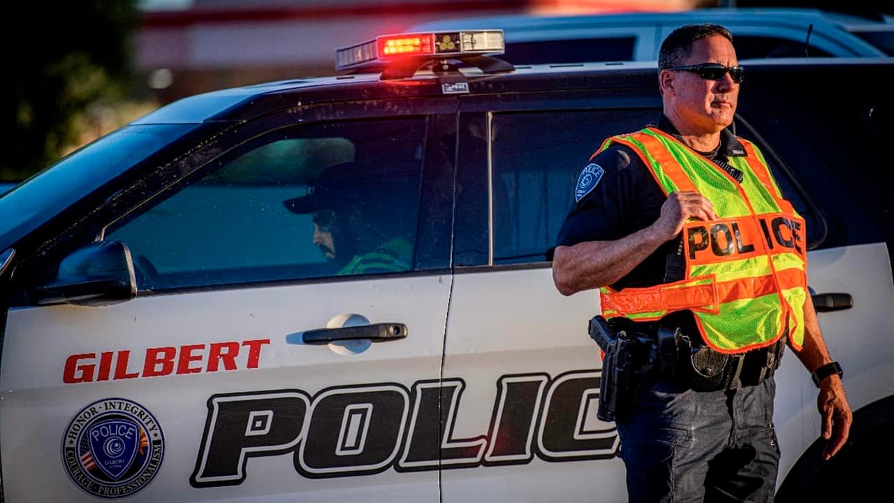 Policía encuentra dos cuerpos al interior de una vivienda en Gilbert