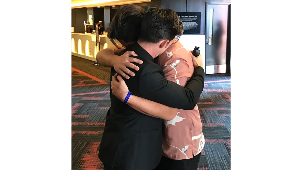 Drake Bell y Josh Peck en 2017.