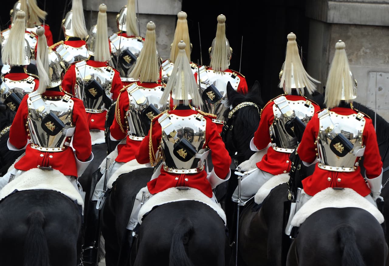 La guardia real se vistió de gala.