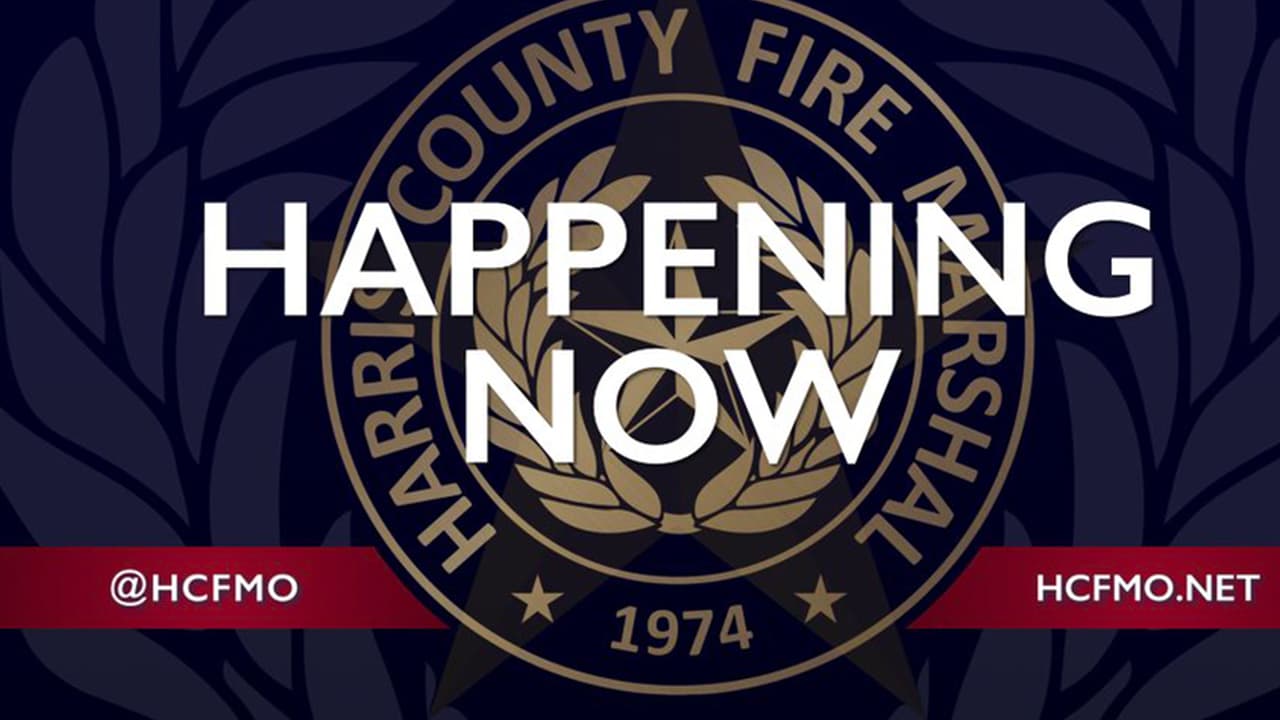 Las autoridades piden a los conductores evitar la zona y buscar vías alternas.