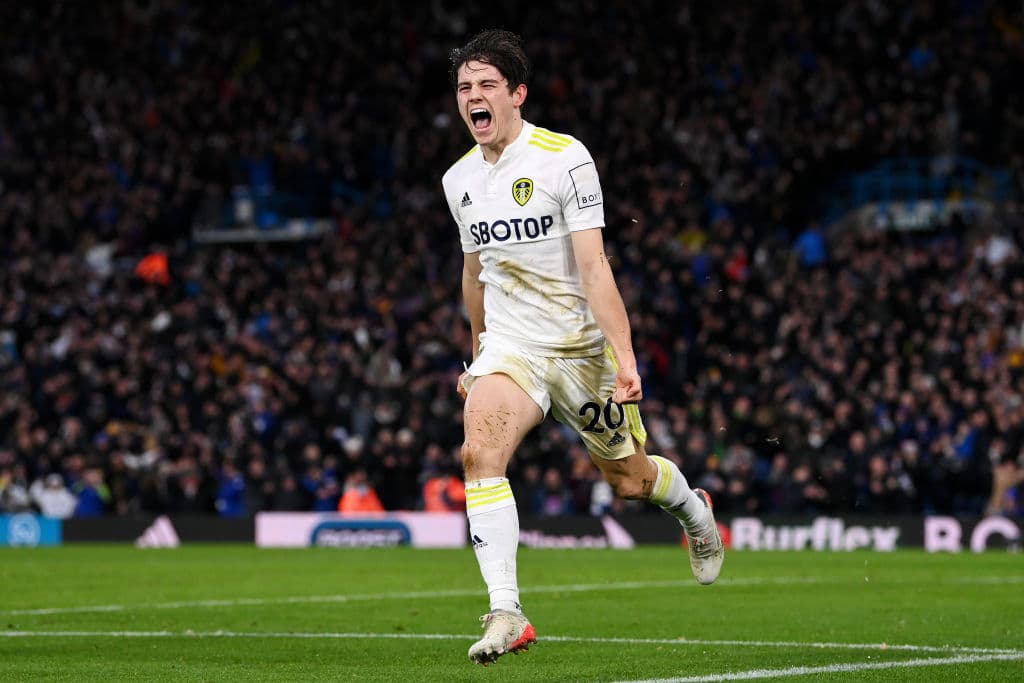 Leeds obtiene triunfo clave sobre Burnely 3-1 durante la J21 en la Premier League. Jack Harrison, Stuart Dallas y Daniel James anotaron a favor de los de Bielsa contra el único gol de Maxwell Cortnet.