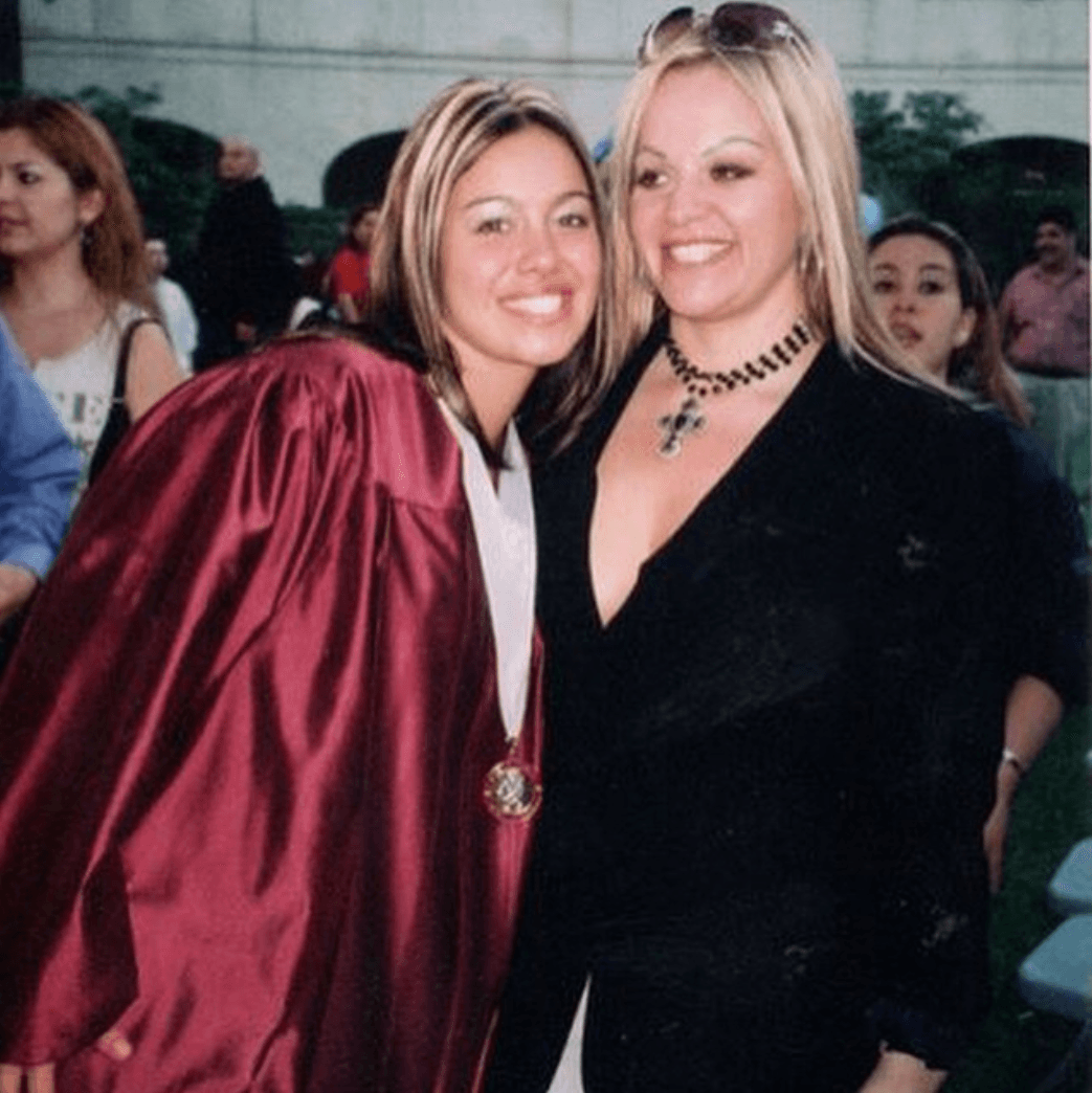 Aunque también, desde muy joven, trabajó como su asistente personal y se convirtió en su mano derecha.